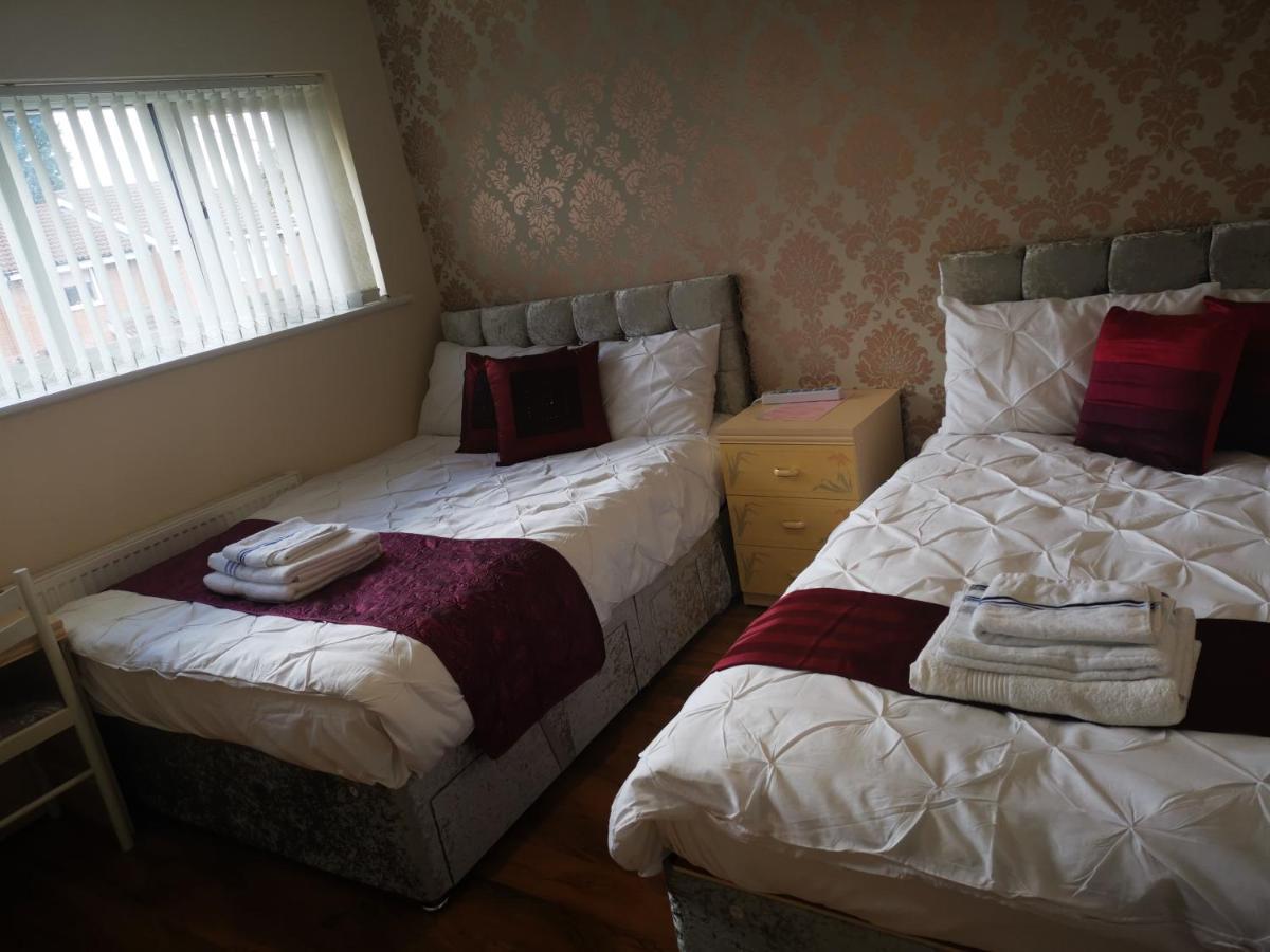 Brigstock Holidays House Μάντσεστερ Εξωτερικό φωτογραφία
