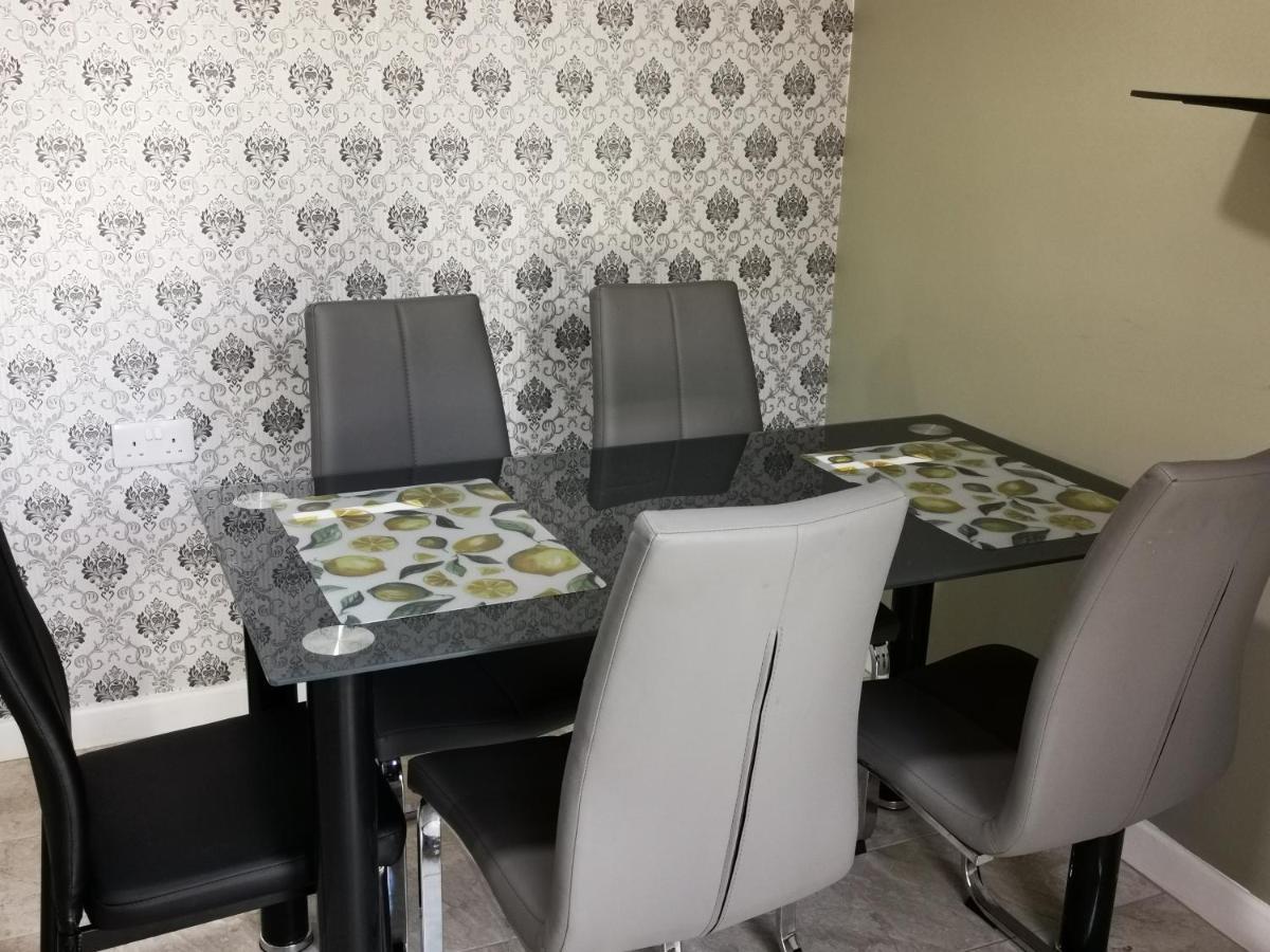 Brigstock Holidays House Μάντσεστερ Εξωτερικό φωτογραφία