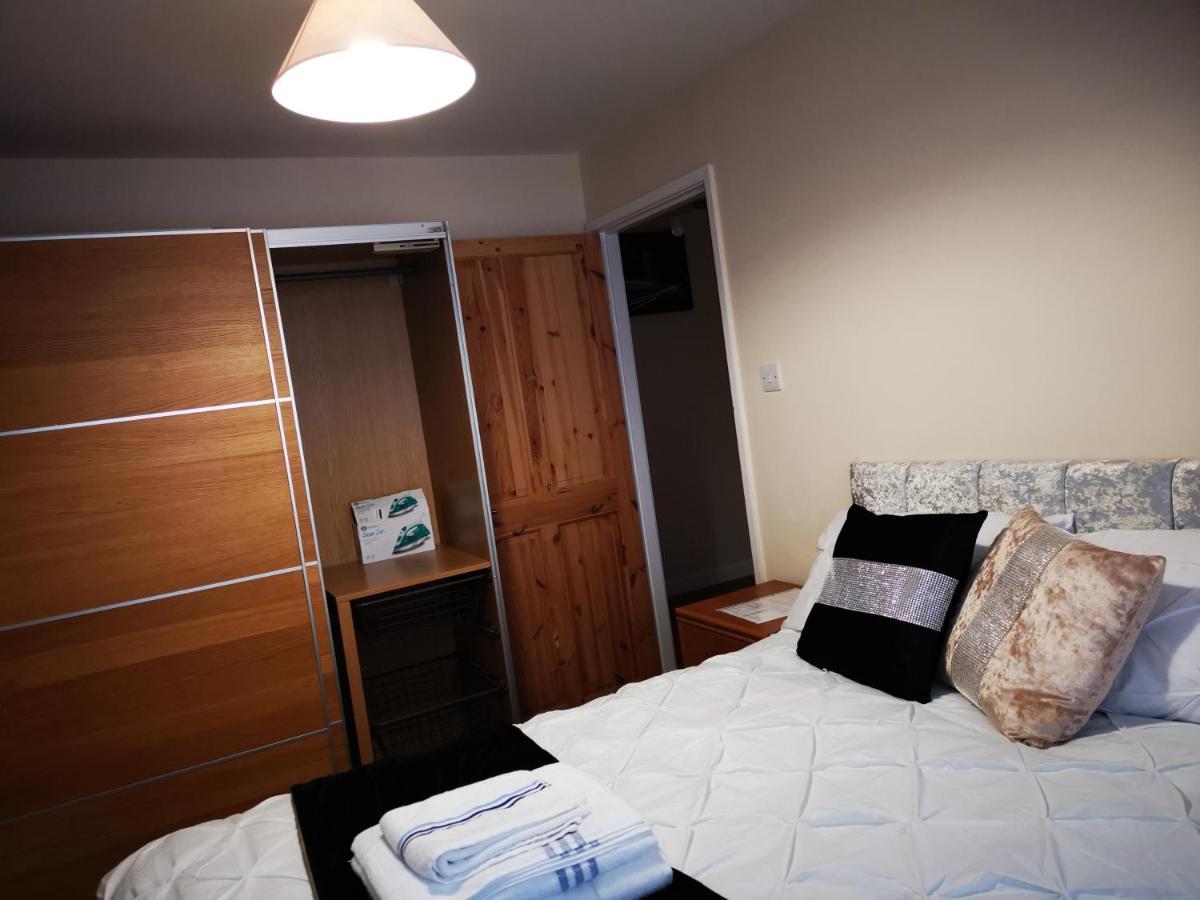 Brigstock Holidays House Μάντσεστερ Εξωτερικό φωτογραφία