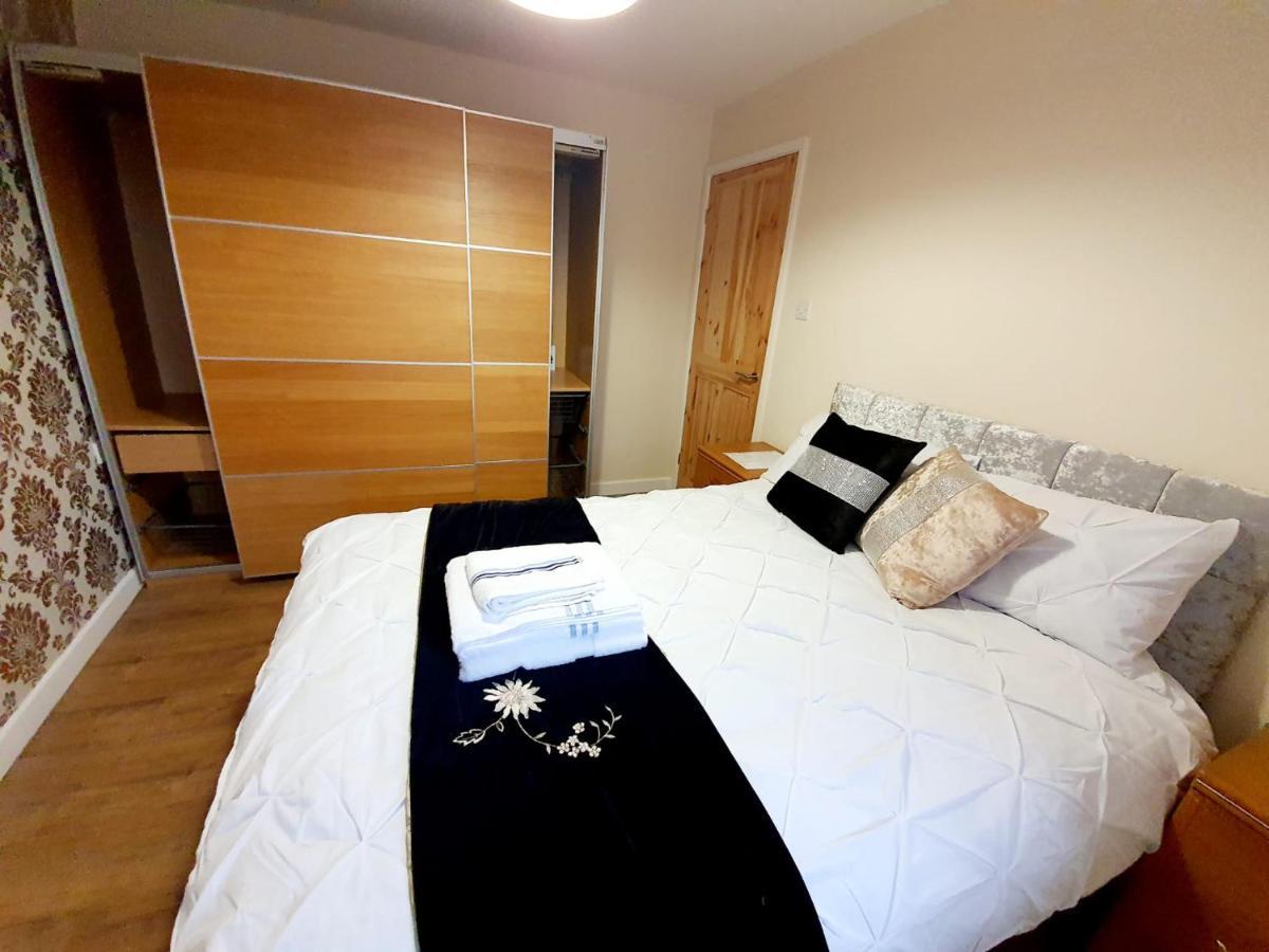 Brigstock Holidays House Μάντσεστερ Εξωτερικό φωτογραφία