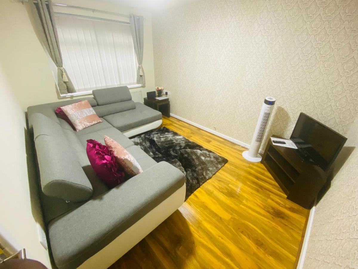 Brigstock Holidays House Μάντσεστερ Εξωτερικό φωτογραφία