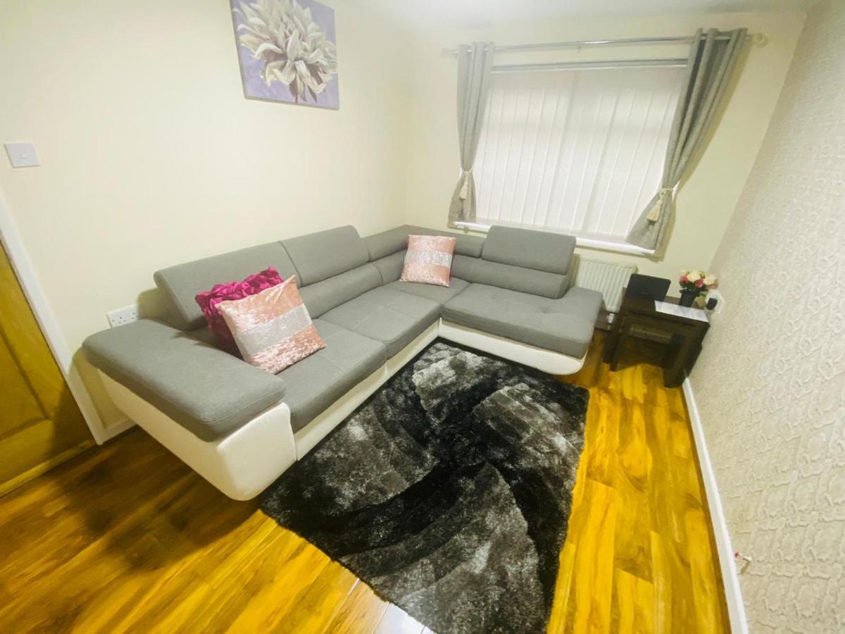 Brigstock Holidays House Μάντσεστερ Εξωτερικό φωτογραφία