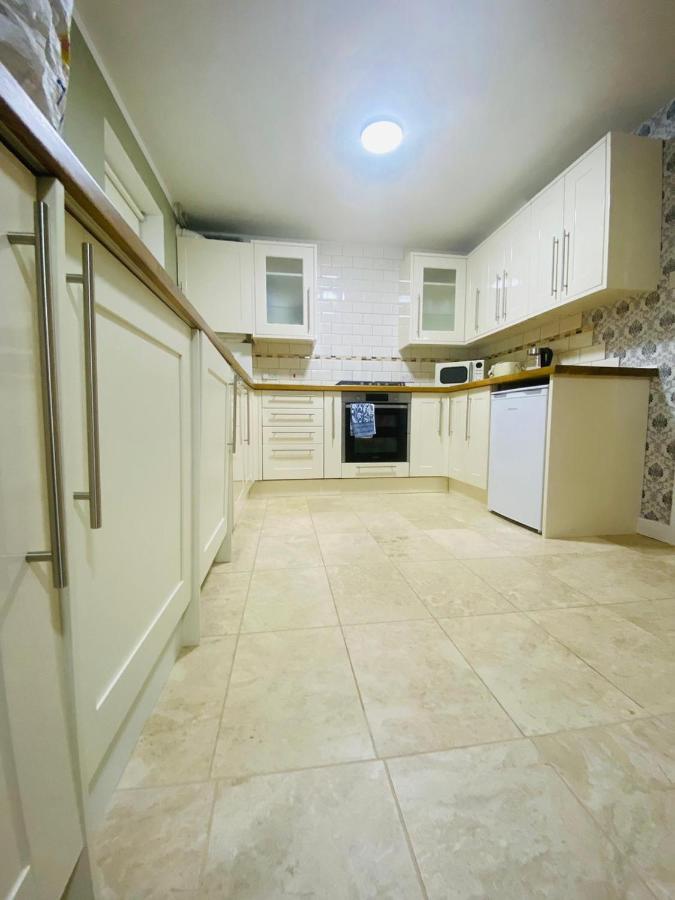 Brigstock Holidays House Μάντσεστερ Εξωτερικό φωτογραφία