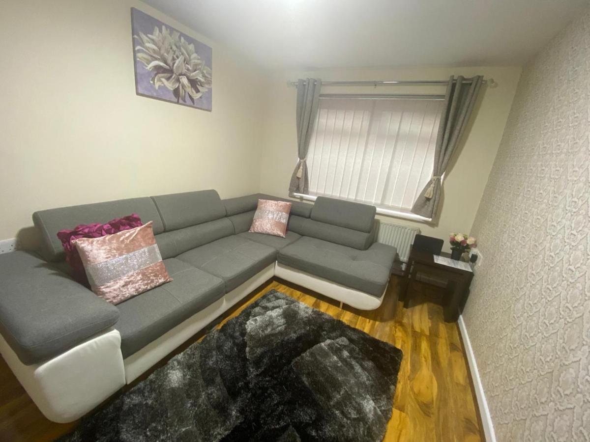 Brigstock Holidays House Μάντσεστερ Εξωτερικό φωτογραφία